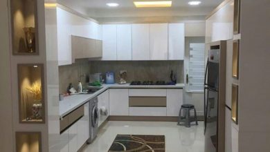 کابینت آشپزخانه مدرن سفید و نسکافه ای