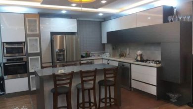 کابینت آشپزخانه هایگلاس سفید و طوسی